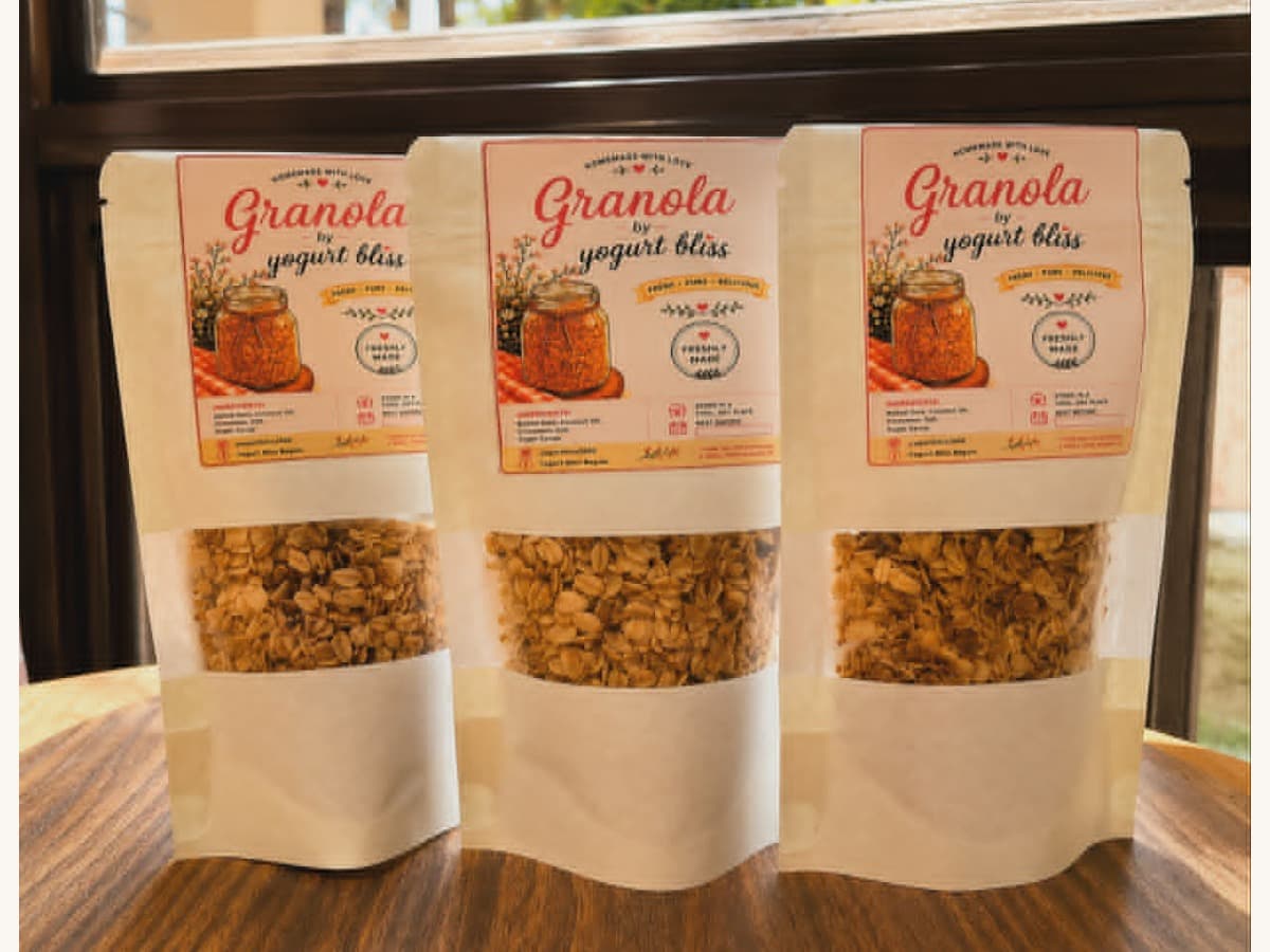 Granola by Yogurt Bliss — Handcrafted Crunchy Oats (Ready-to-eat)